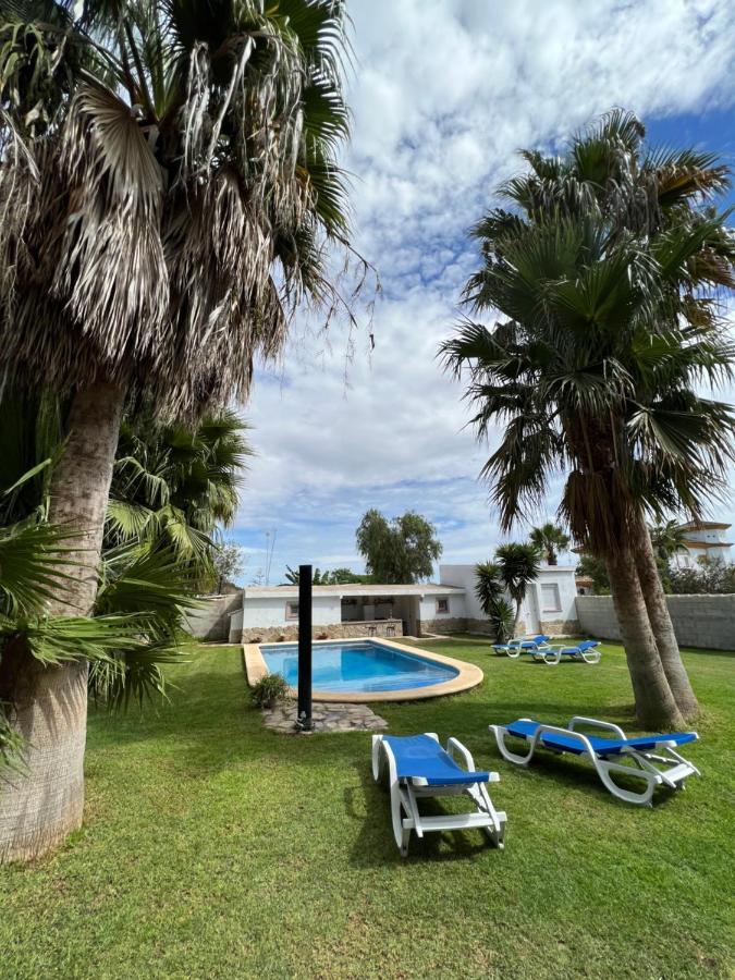 Chalet En La Barrosa, Piscina+Bbq+Grifo De Cerveza Chiclana de la Frontera Exterior photo